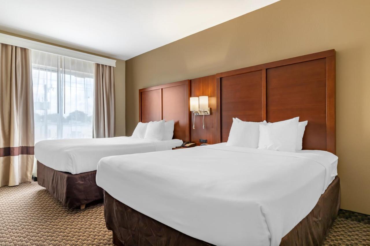 Hotel Comfort Medical Center Near Six Flags 3*